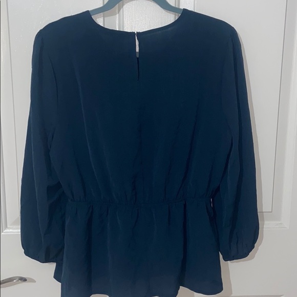 NWT BCBG Dark Blue Blouse - size M - Picture 3 of 3
